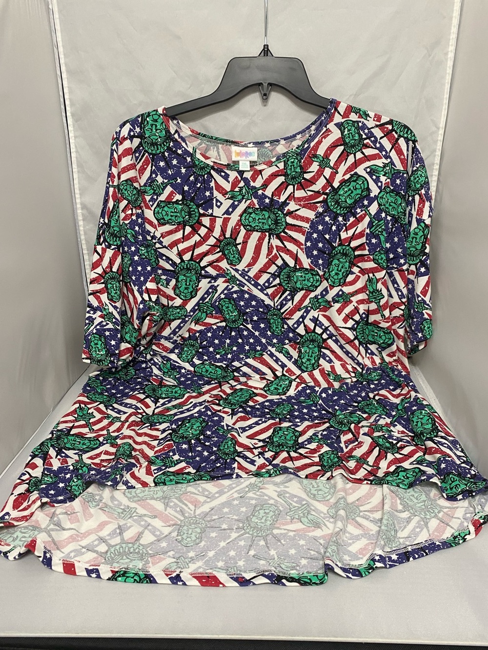 LuLaRoe Women's Patriotic Flag Tunic with Green Statue Motif